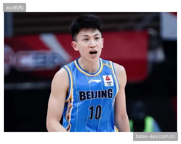 北控男篮锋线孟子凯合同到期，稳定的外线投射能力使其成为市场上的优质角色球员。